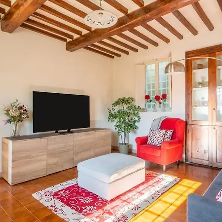 * With Views * Walk To Everything Villa *